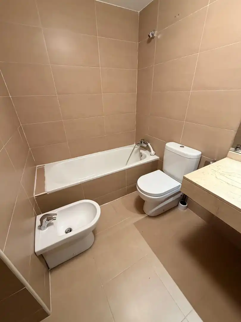 Baño de Piso en venta en Valdemoro con Calefacción, Trastero y Piscina comunitaria