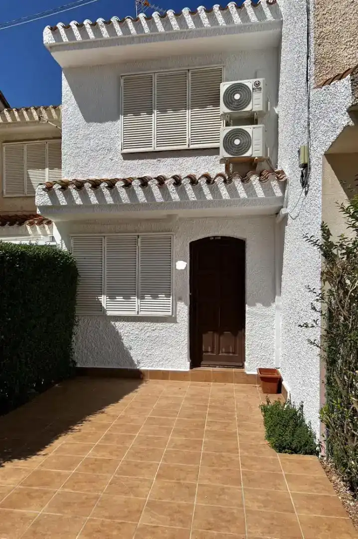 Vista exterior de Casa adosada en venda en Cartagena amb Aire condicionat
