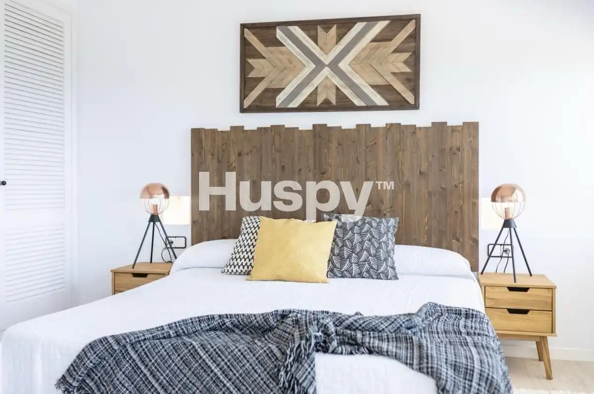 Casa con terraza en venta en Carrer Madrid, imagen 2