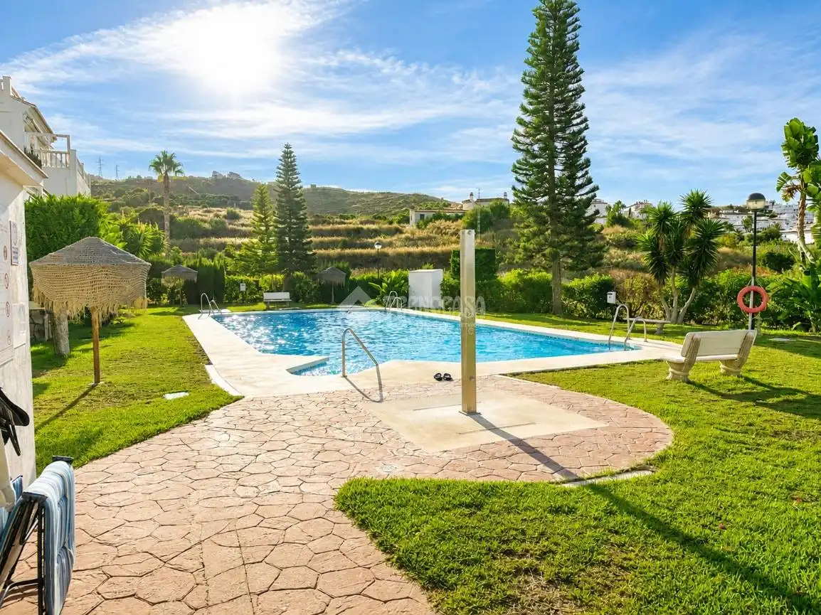 Piscina de Piso en venta en Torrox con Aire acondicionado, Terraza y Piscina comunitaria