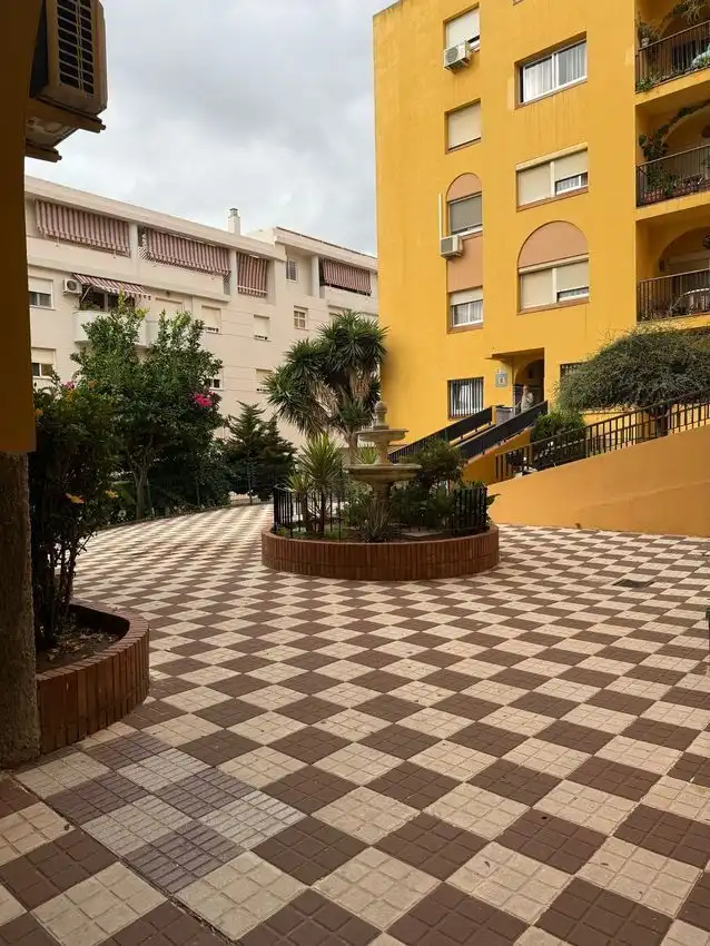 Vista exterior de Piso en venta en Algeciras con Aire acondicionado