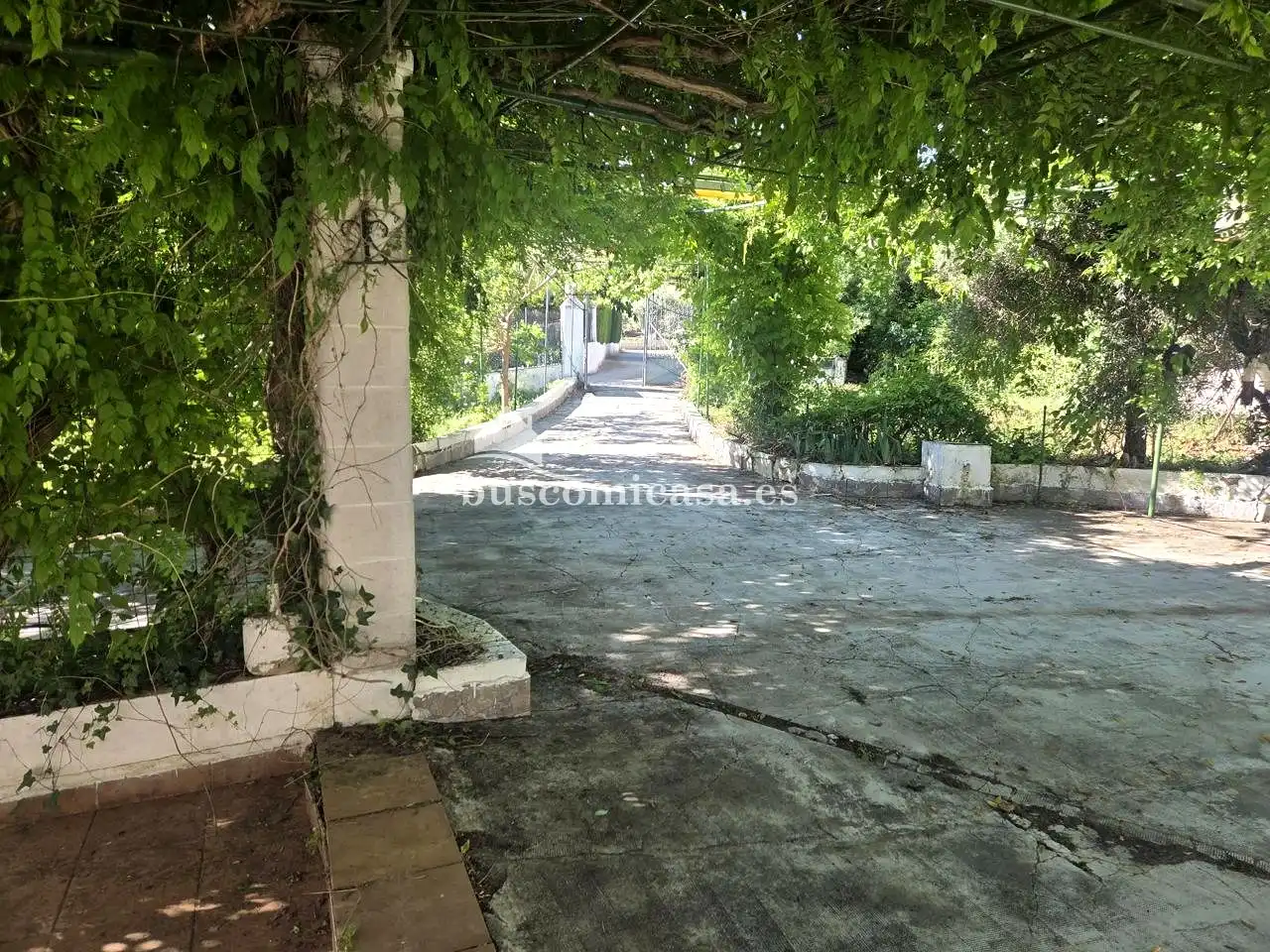 Vista exterior de Casa o xalet en venda en Jaén amb Jardí privat, Traster i Moblat