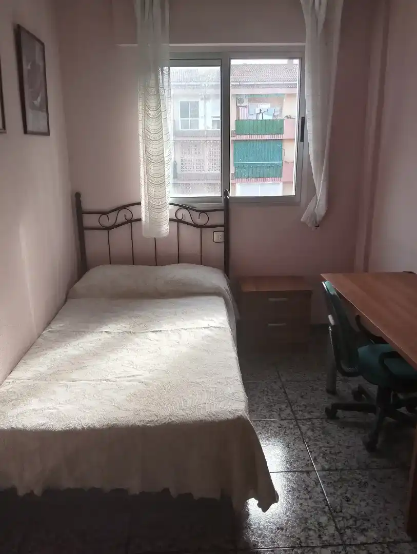 Habitación de Piso para compartir en Plasencia con Aire acondicionado, Amueblado y Horno