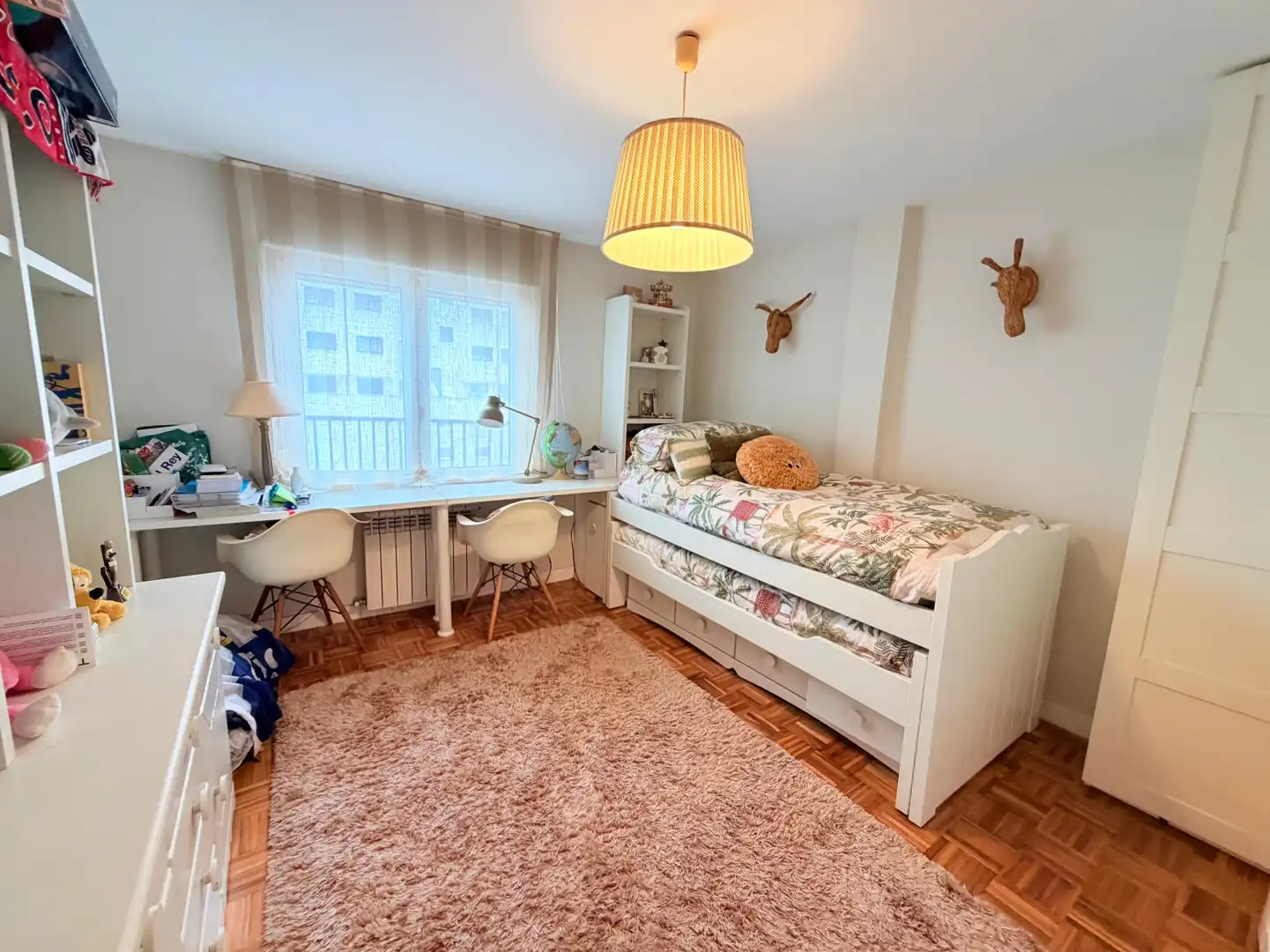 Schlafzimmer von Wohnung zum Verkauf in Avilés mit Heizung, Terrasse und Möbliert