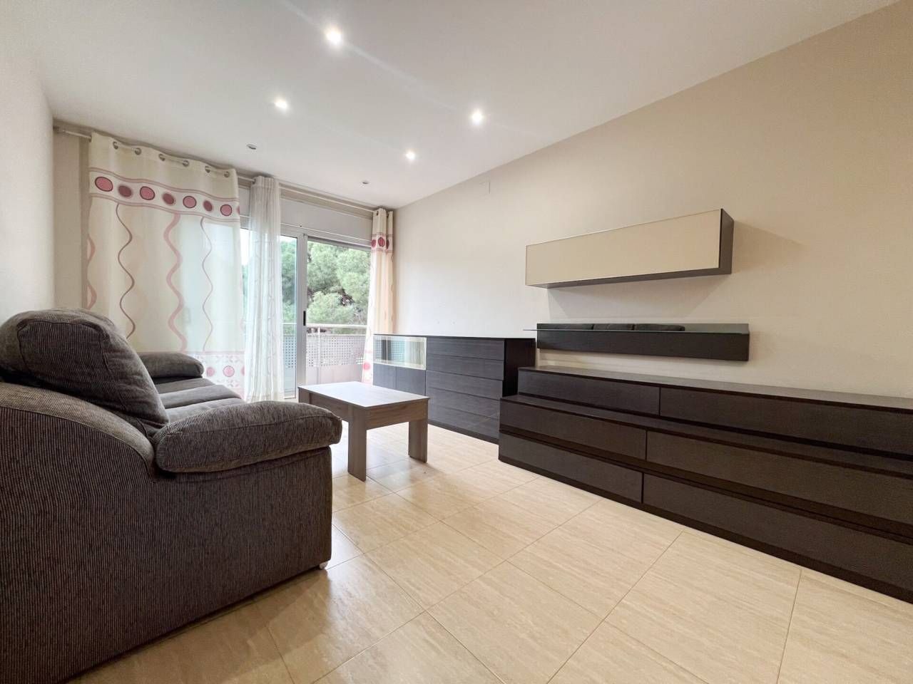 Living room of Flat for sale in Mataró  with Heating and Balcony