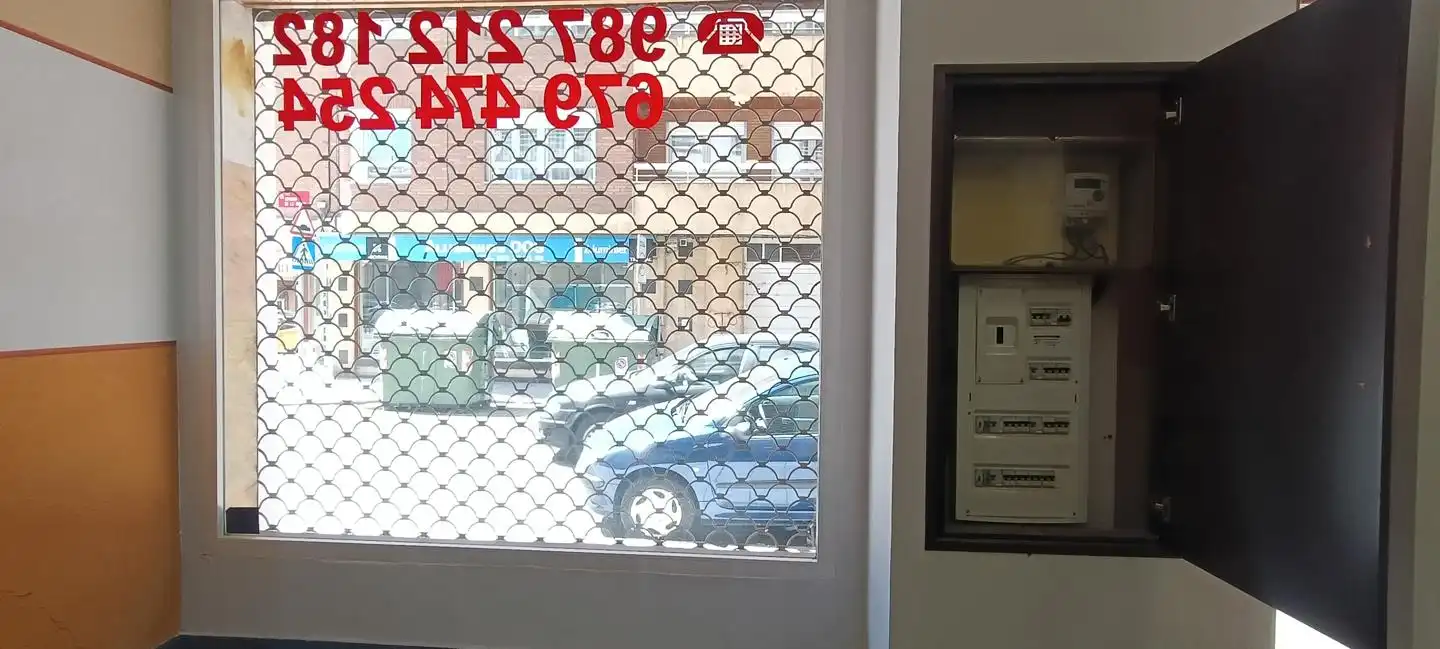 Außenansicht von Geschaftsraum zum Verkauf in León Capital 