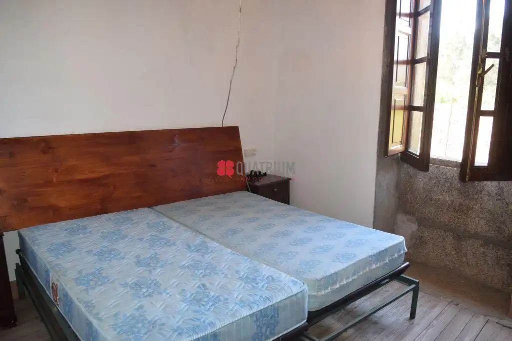 Dormitori de Casa o xalet en venda en Santiago de Compostela  amb Jardí privat
