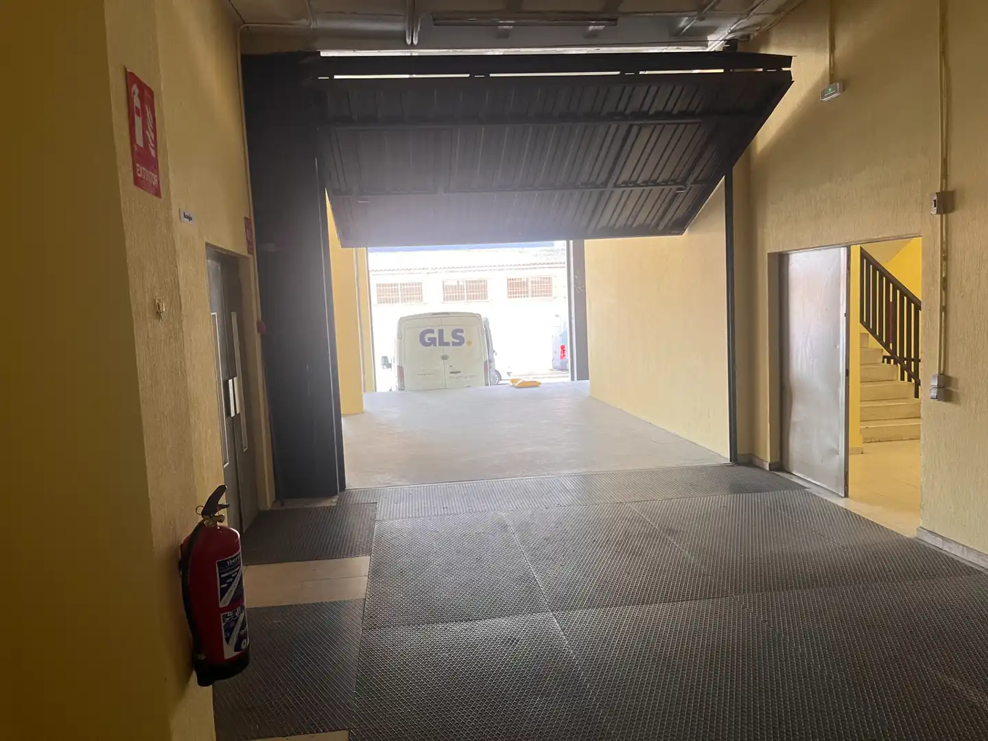 Traster de lloguer en Madrid amb Alarma
