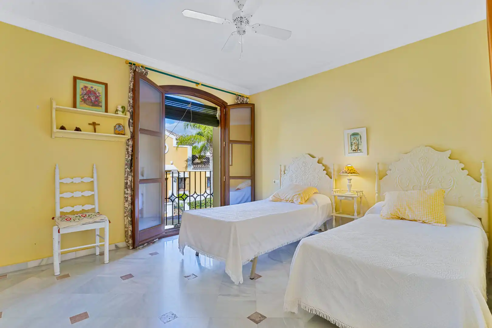 Habitación de Casa o chalet en venta en Marbella con Terraza y Piscina comunitaria