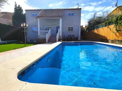 Piscina de Casa adosada en venda en La Pobla de Vallbona amb Aire condicionat, Terrassa i Piscina