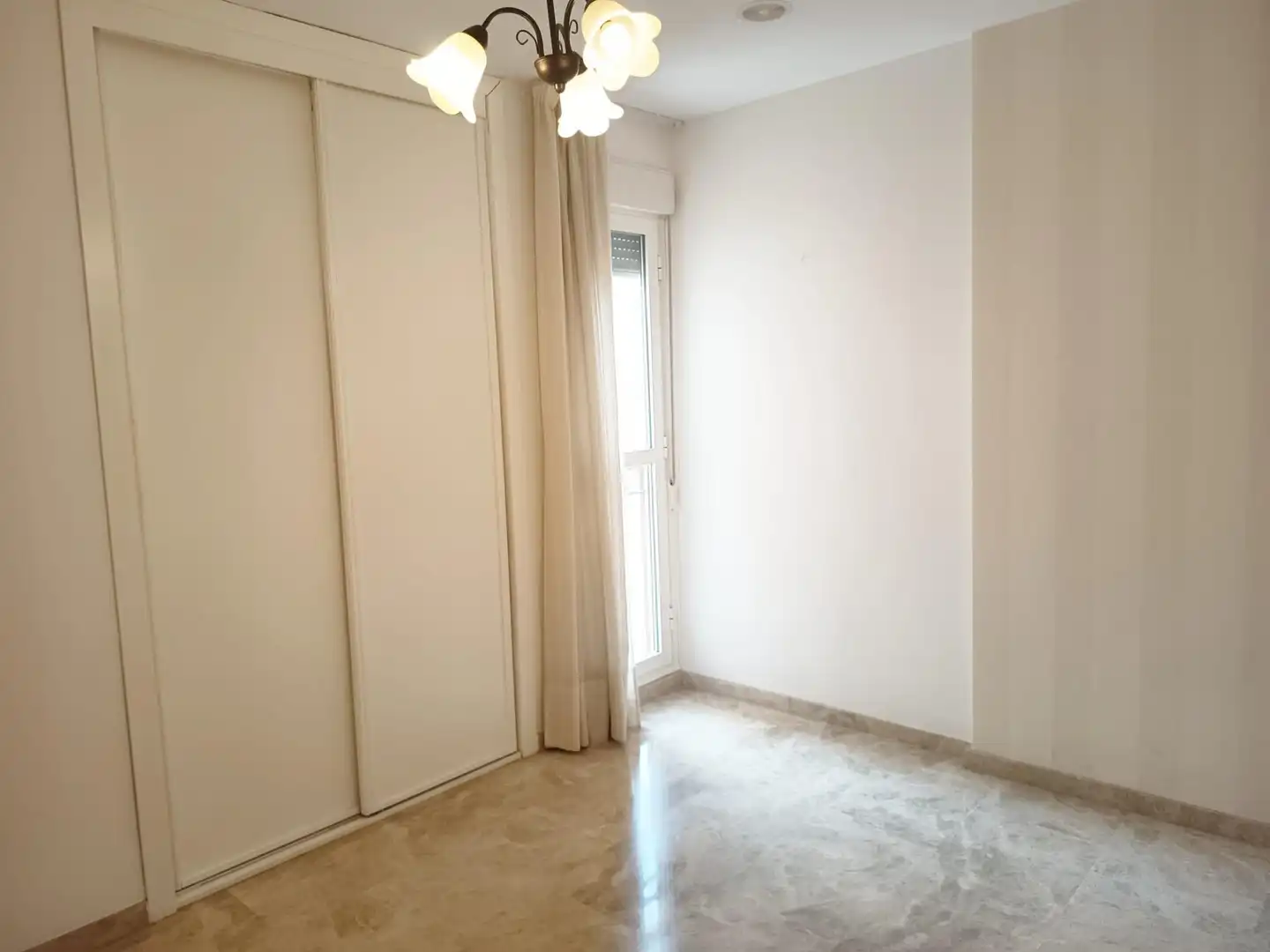 Habitación de Ático en venta en Córdoba con Aire acondicionado, Terraza y Trastero