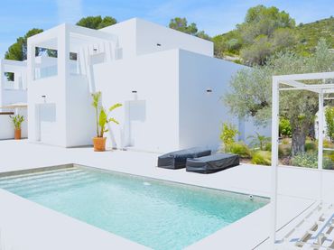 Chalet con piscina en venta en Alcalalí