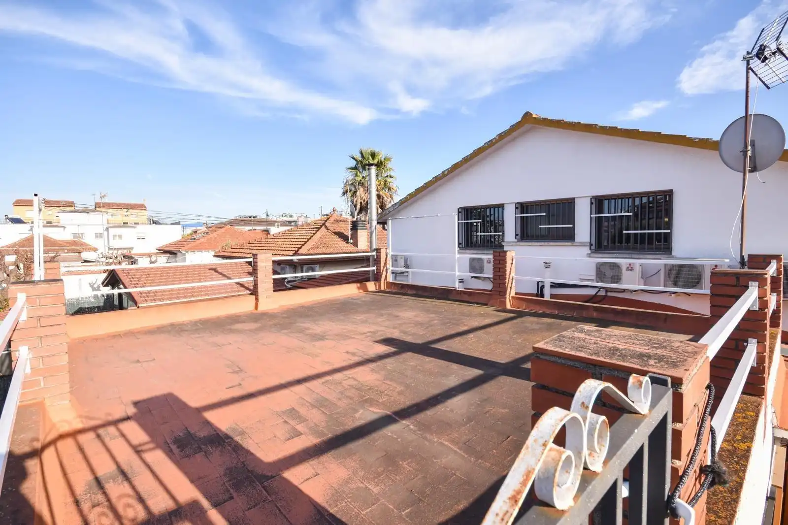 Terraza de Casa o chalet en venta en Santa Perpètua de Mogoda con Aire acondicionado, Calefacción y Jardín privado