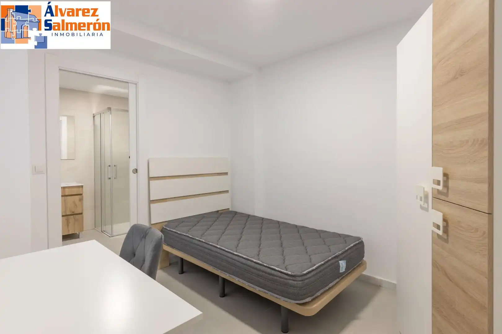 Bedroom of Flat for rent in Granada  with Air Conditioner and Furnished
