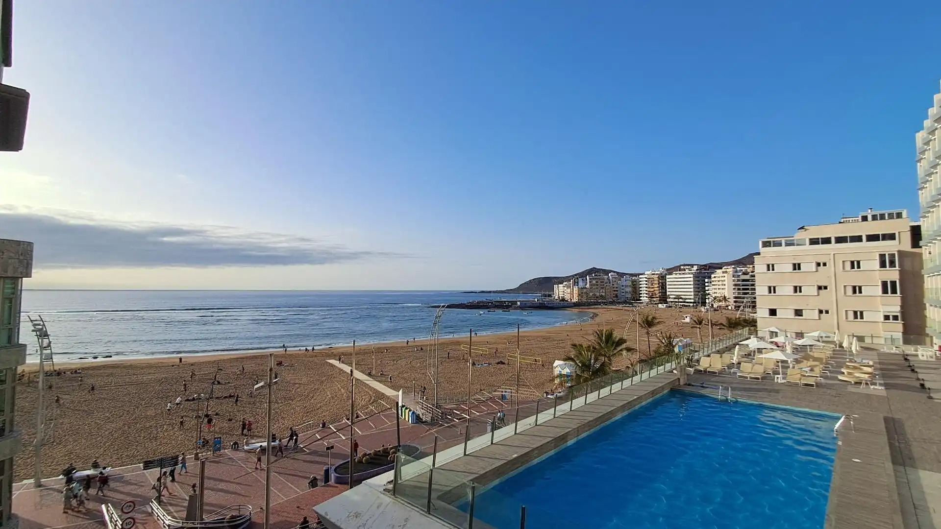 Piscina de Apartamento de alquiler en Las Palmas de Gran Canaria con Amueblado