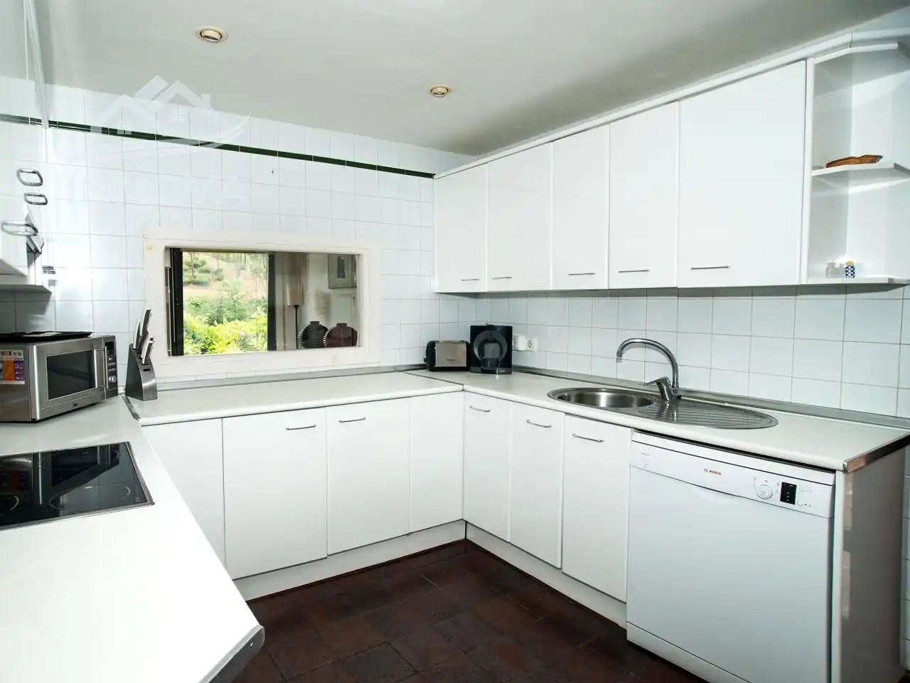 Cocina de Piso para compartir en Segovia con Calefacción, Jardín privado y Amueblado
