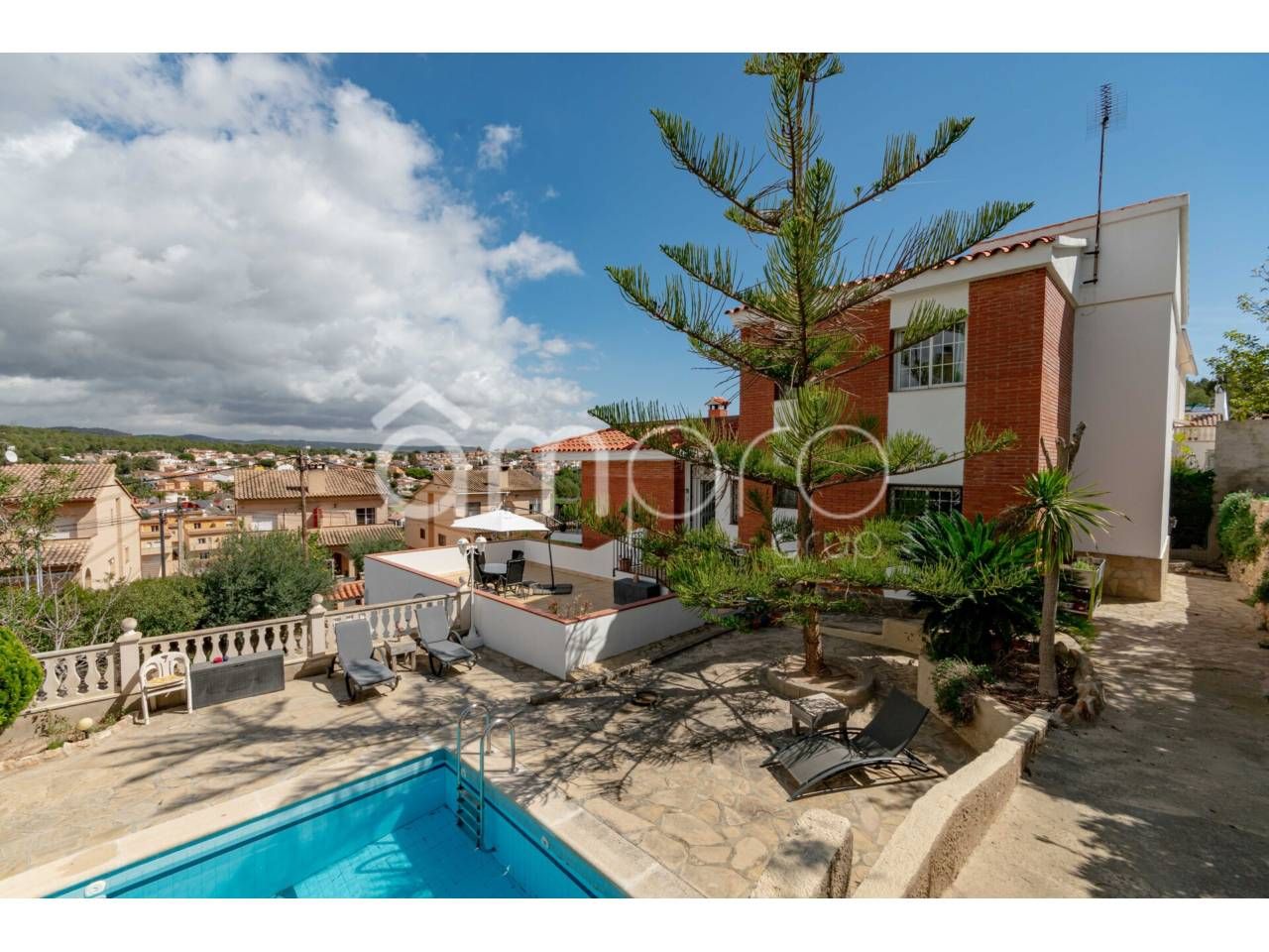 Vista exterior de Casa o xalet en venda en Creixell amb Calefacció, Jardí privat i Terrassa