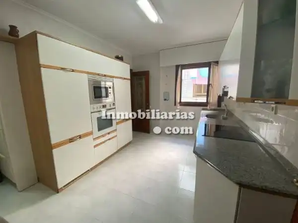 Cocina de Piso en venta en Castro-Urdiales con Calefacción, Terraza y Horno