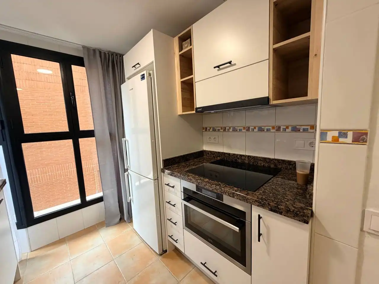 Cocina de Piso de alquiler en Gandia con Amueblado, TV y Balcón