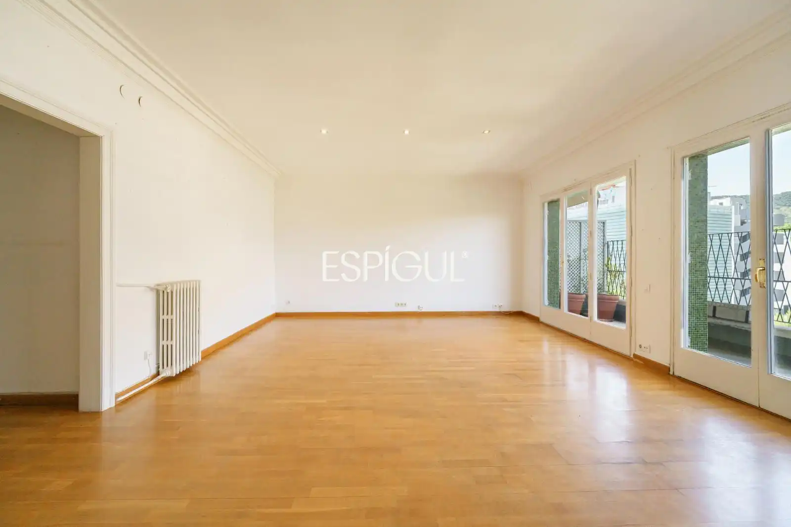 Sala de estar de Piso en venta en Barcelona con Calefacción, Parquet y Terraza