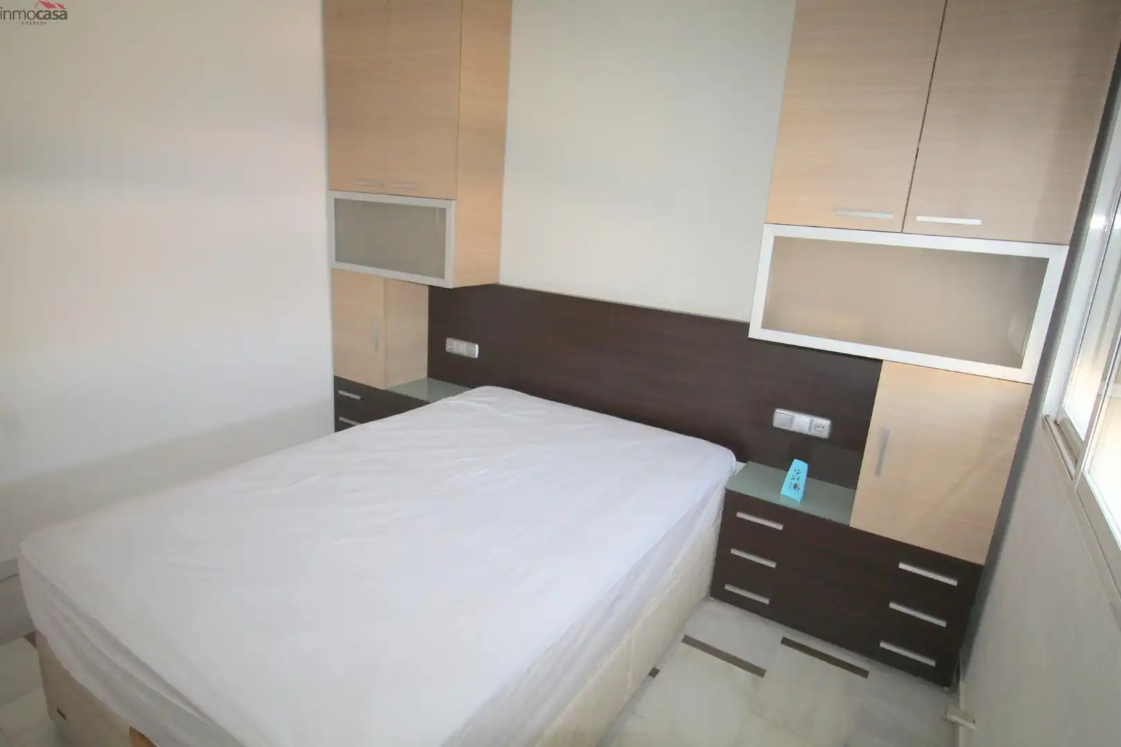Habitación de Piso de alquiler en Armilla con Aire acondicionado, Jardín privado y Amueblado