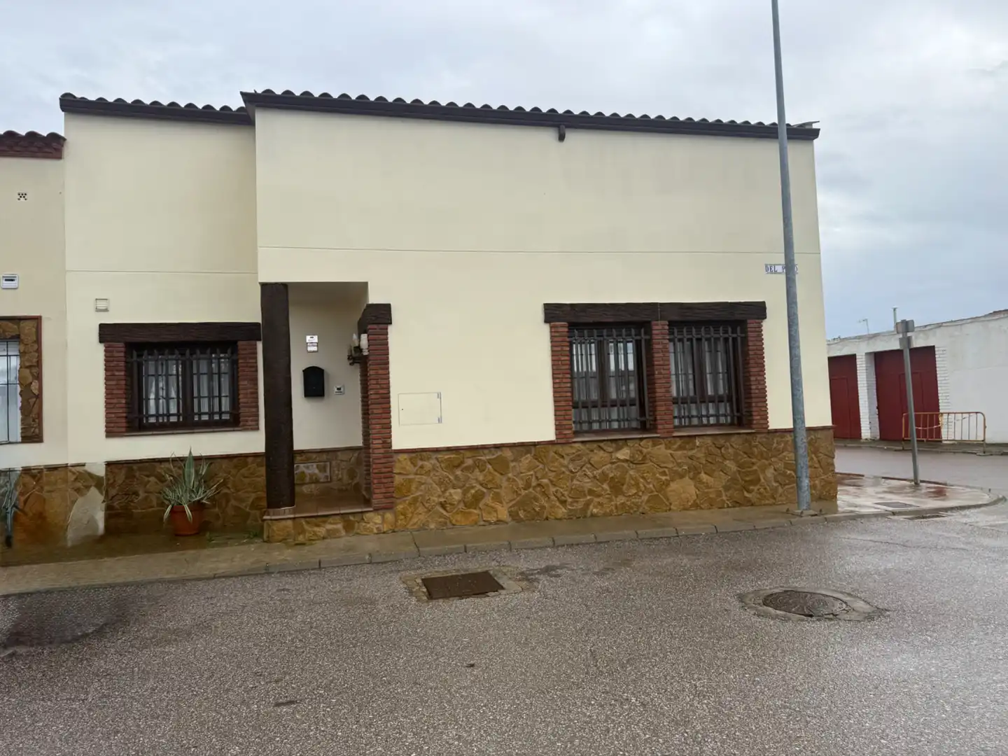 Vista exterior de Casa o xalet en venda en Badajoz amb Aire condicionat, Calefacció i Traster