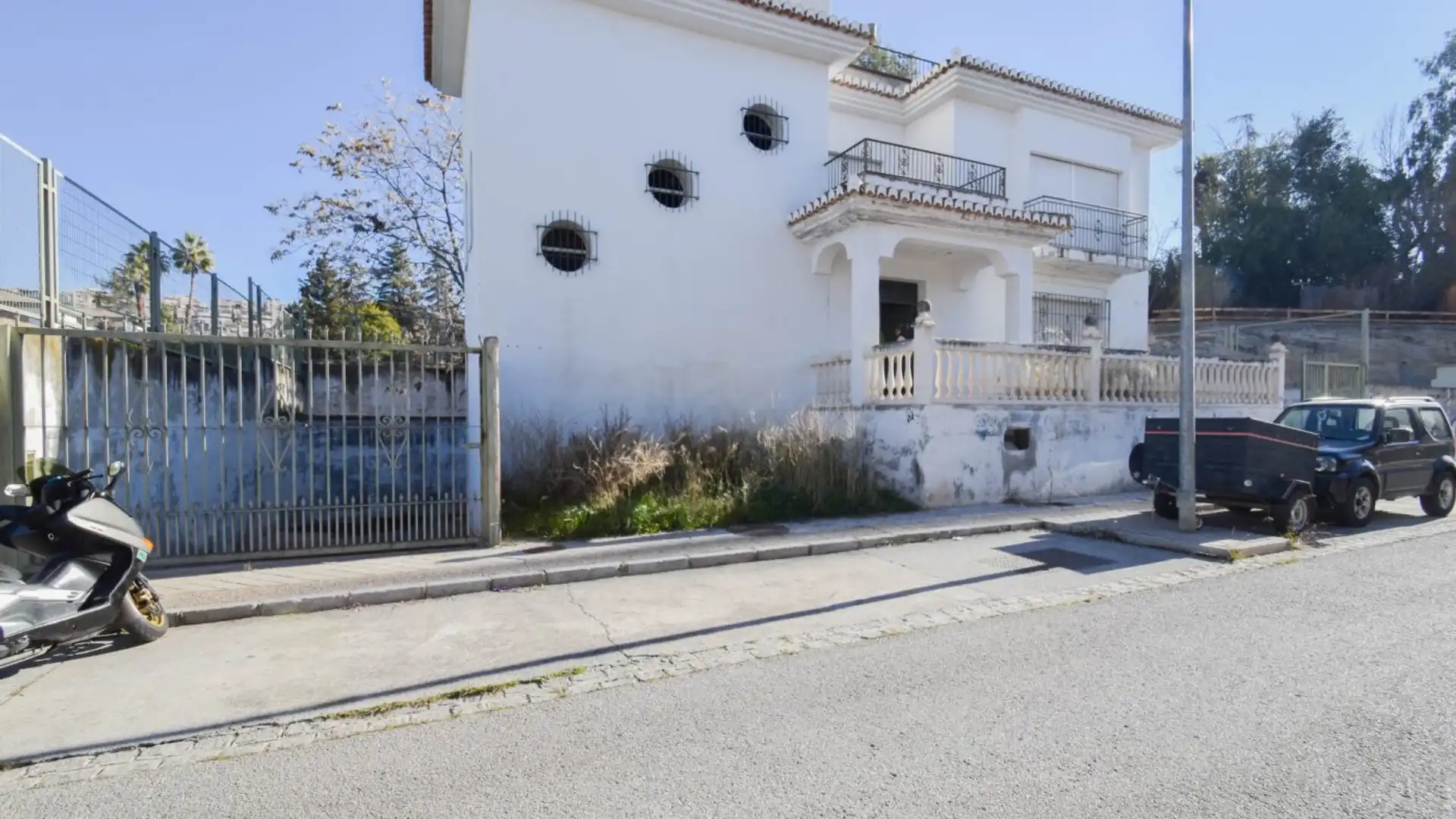 Exterior view of Houses for sale in  Granada Capital