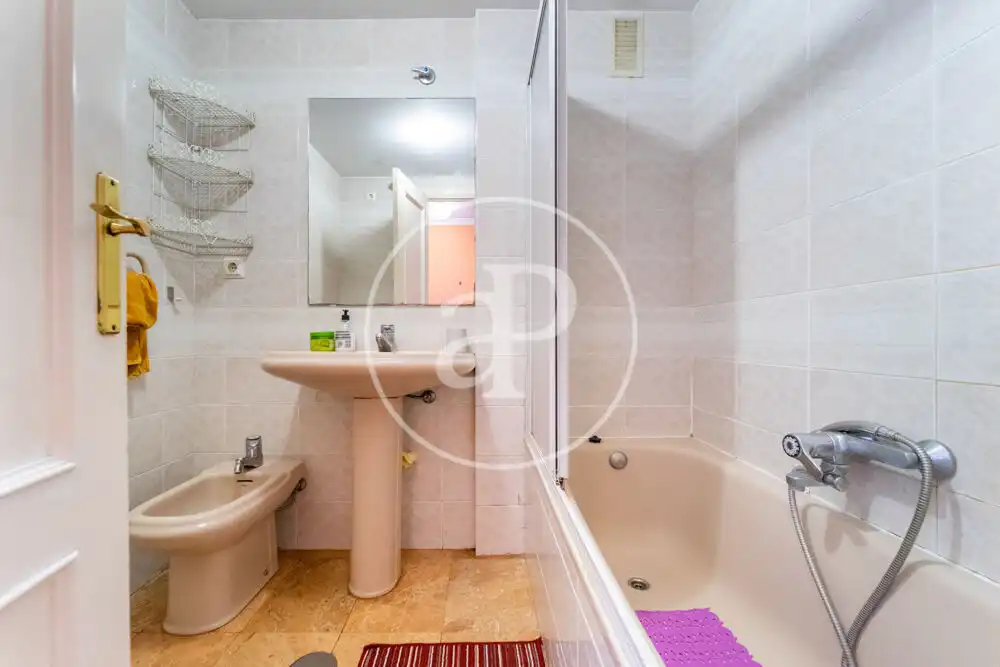 Bathroom of Flat for sale in Benidorm  with Heating and Furnished