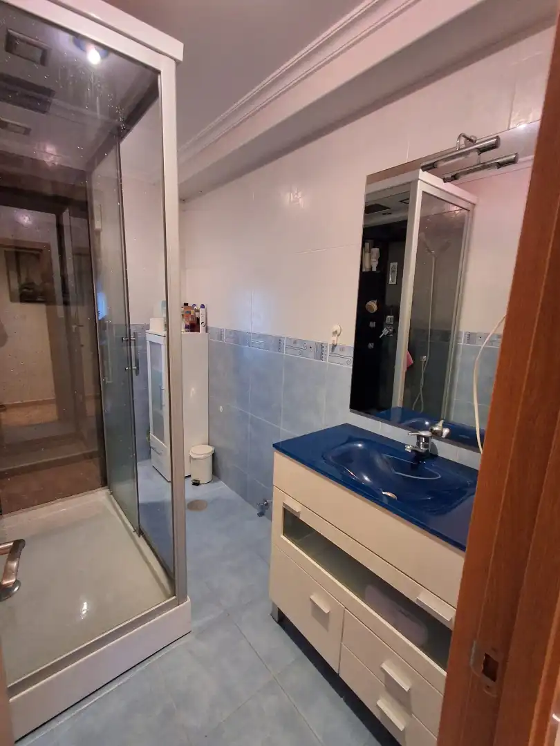 Baño de Piso en venta en Avilés con Calefacción, Parquet y Trastero