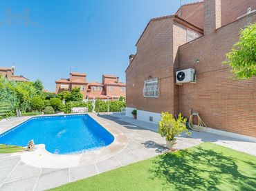 Villa avec balcon à vendre à Calle de Bilbao 26