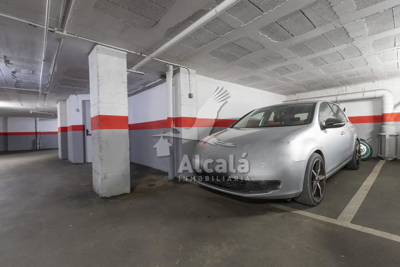 Parking de Piso en venta en Madrid con Calefacción y Terraza