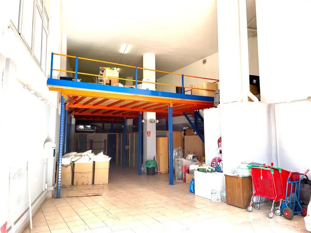 Locale commerciale in vendita a Via Europa - Parc Central, imagen 9