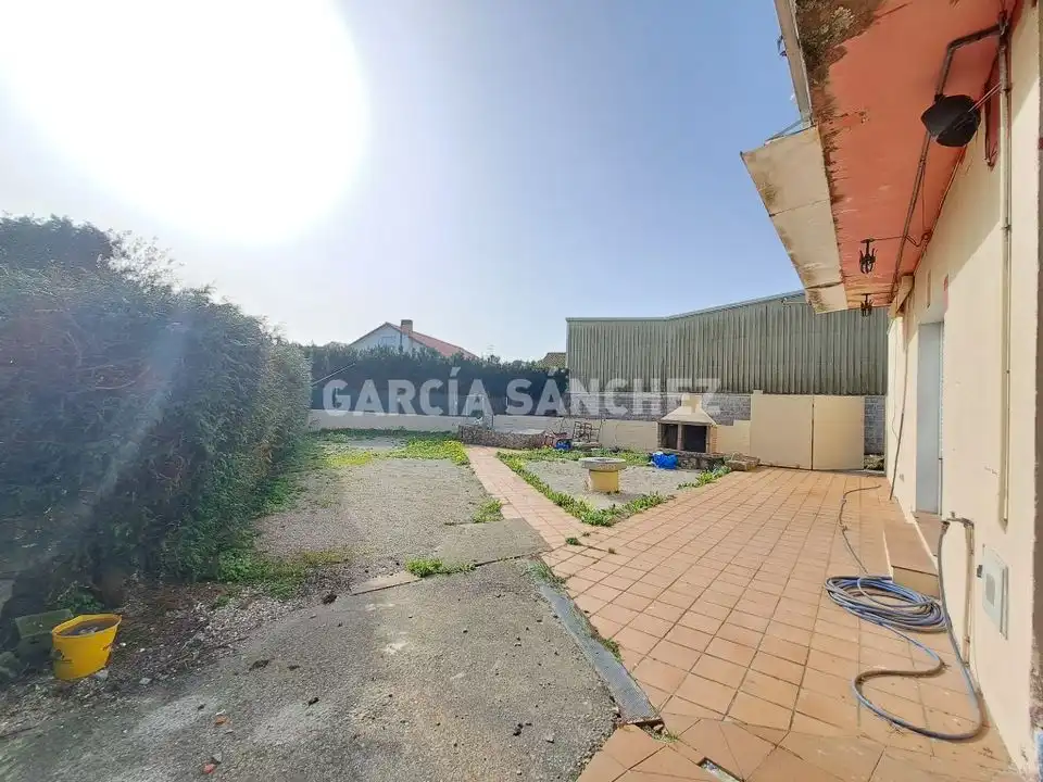 Houses for sale in Boiro  with Private garden, Terrace and Furnished