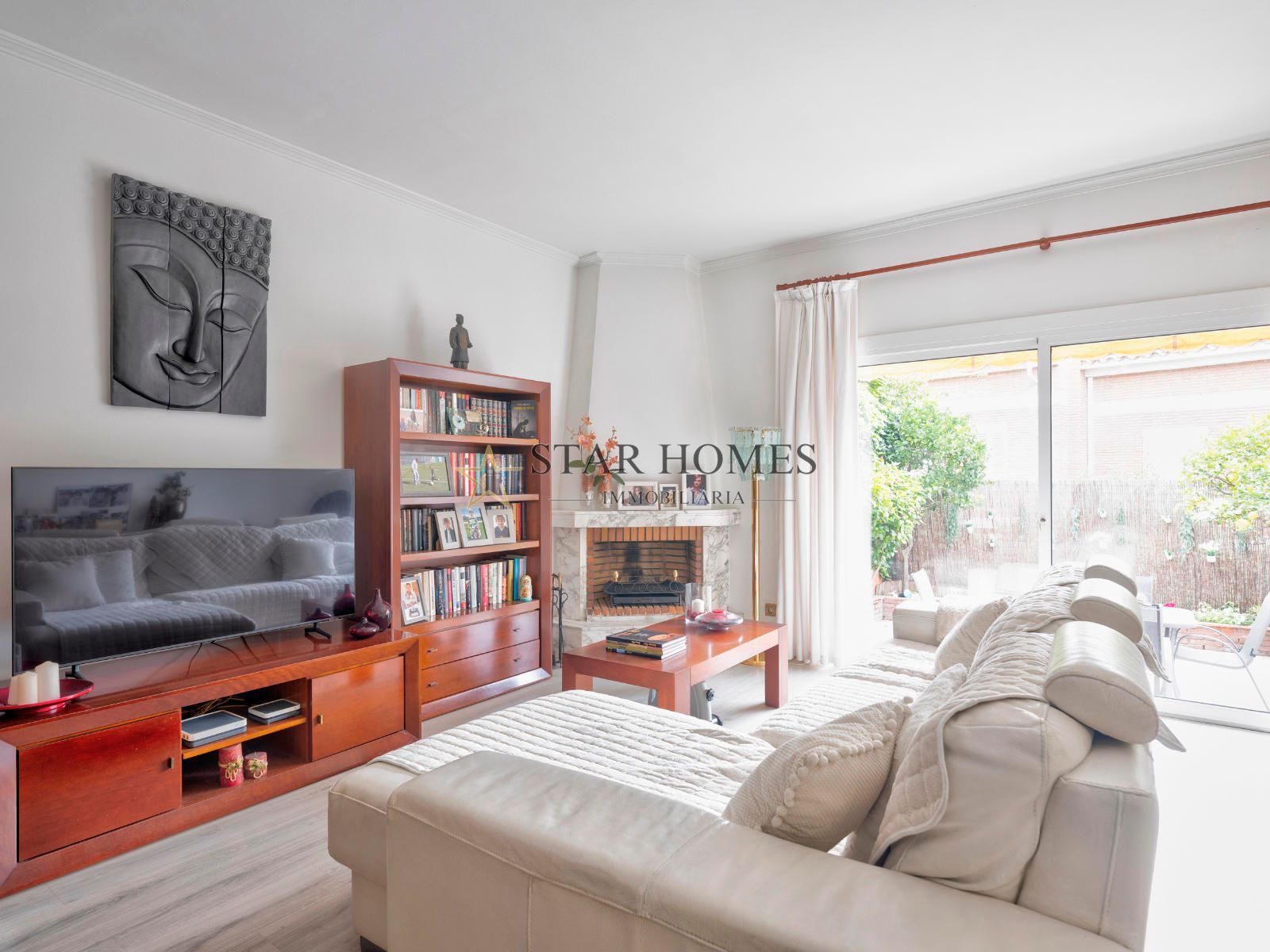 Living room of Single-family semi-detached for sale in El Masnou  with Heating, Terrace and Storage room