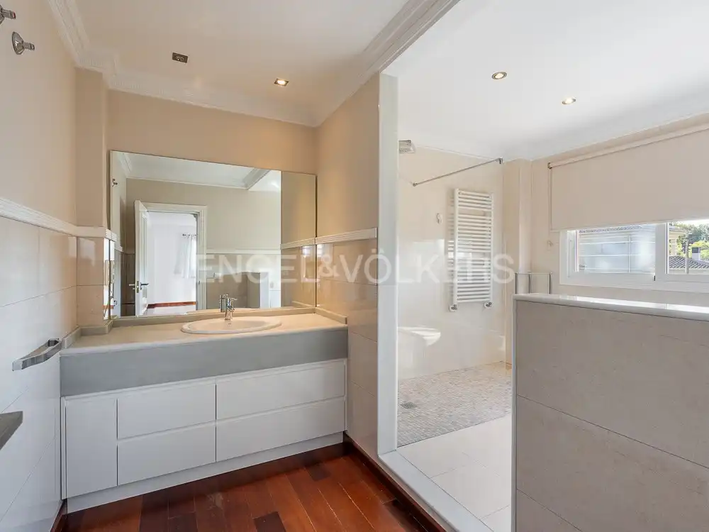 Bathroom of Houses for rent in Bétera  with Air Conditioner, Heating and Private garden