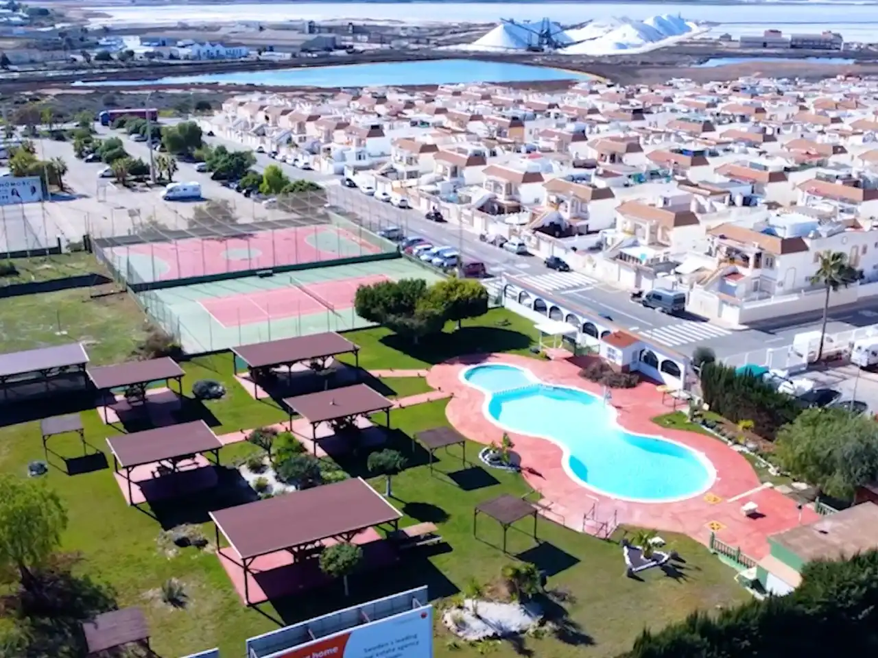 Vista exterior de Casa o chalet en venta en Torrevieja con Aire acondicionado, Calefacción y Terraza
