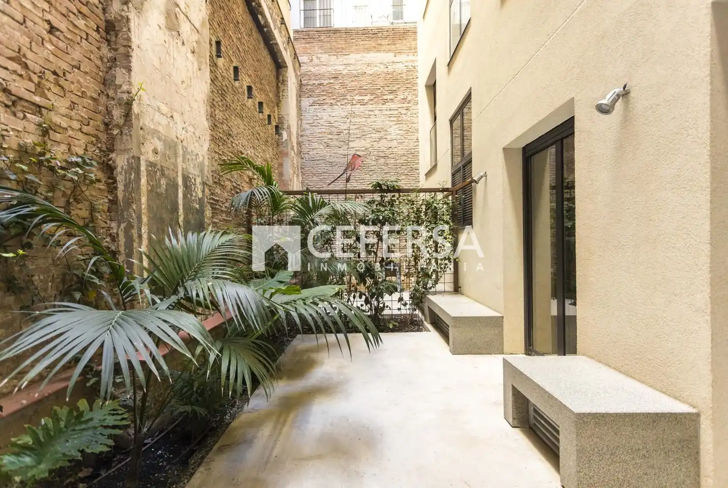 Planta baja en venta en Carrer de Sardenya, Sagrada Família