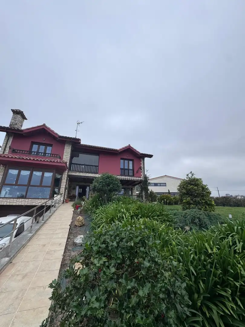 Vista exterior de Casa o chalet en venta en Gijón  con Calefacción, Terraza y Trastero