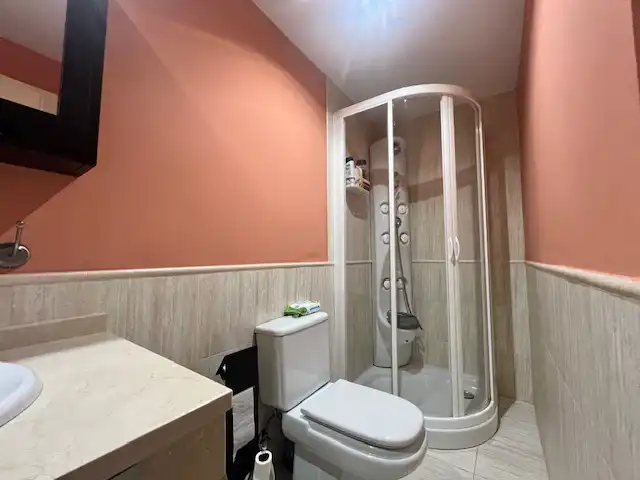 Badezimmer von Wohnung zur Miete in Ojén mit Klimaanlage, Heizung und Terrasse
