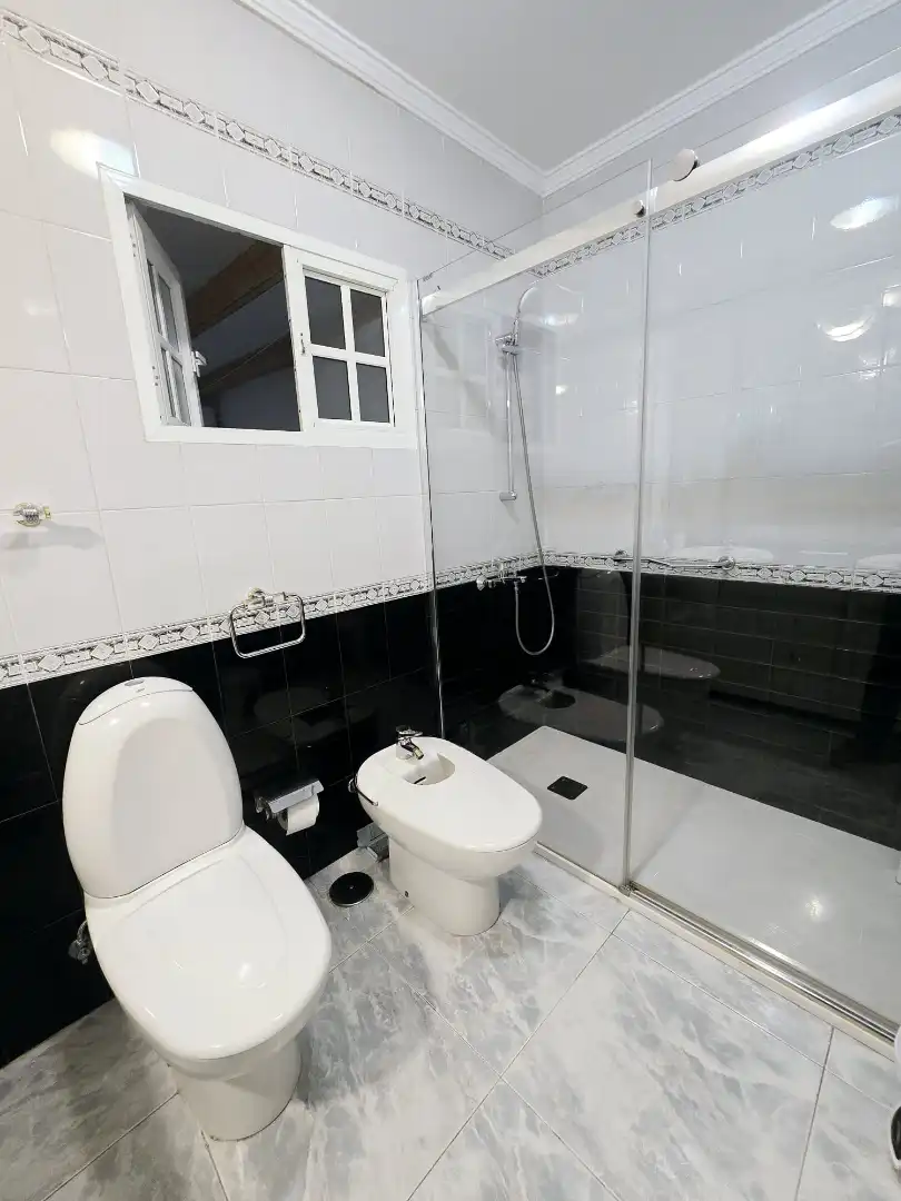 Badezimmer von Wohnung zur Miete in Las Palmas de Gran Canaria mit Möbliert