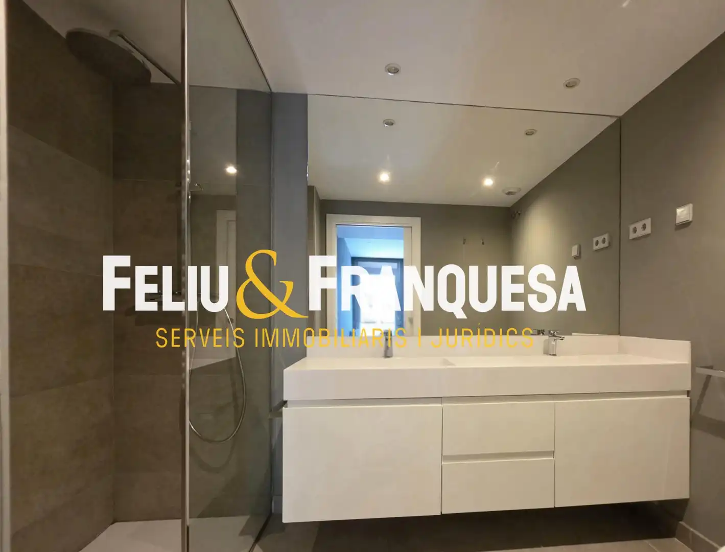 Baño de Piso en venta en Sant Cugat del Vallès con Calefacción, Jardín privado y Terraza