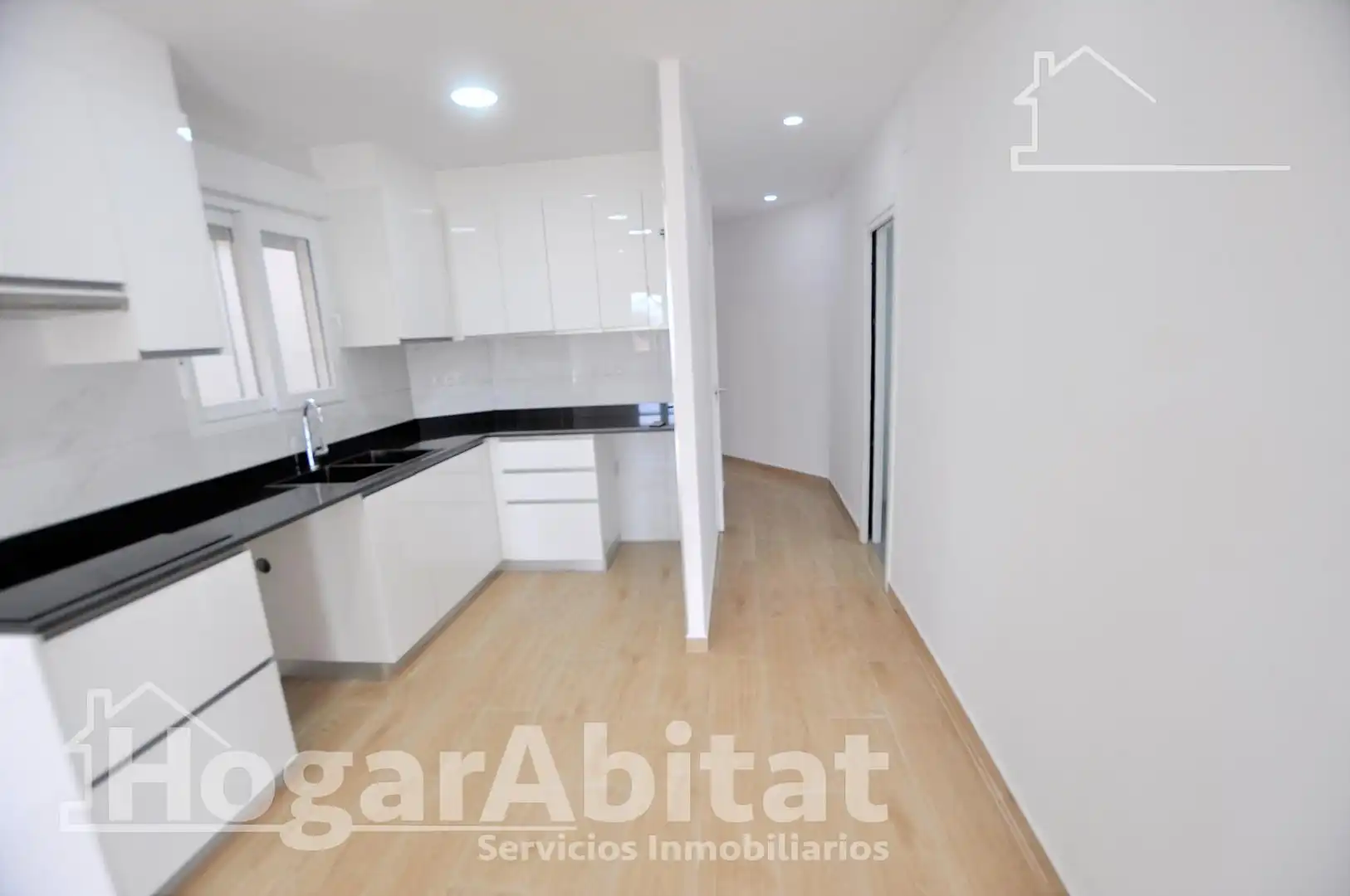 Kitchen of Flat for sale in Valencia  with Balcony