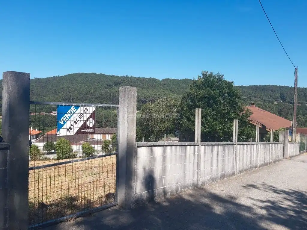 Terreny residencial en venda a Lousame