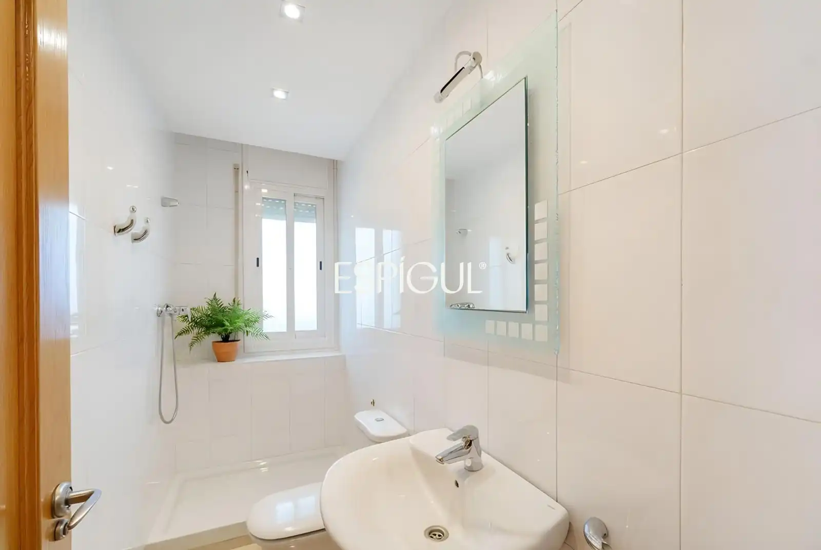 Bathroom of Houses for sale in Sant Cugat del Vallès  with Air Conditioner, Heating and Storage room