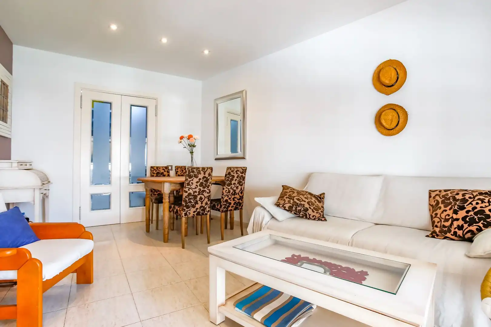 Living room of Flat for sale in Sitges  with Air Conditioner, Heating and Terrace