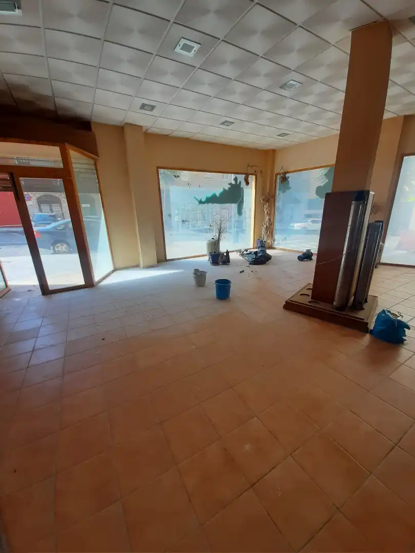 Local comercial en venda a Úbeda