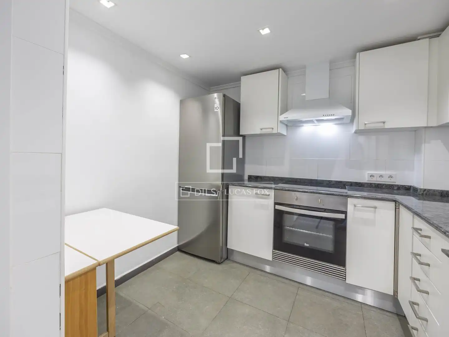 Küche von Wohnung zur Miete in Valencia mit Klimaanlage, Heizung und Parkett