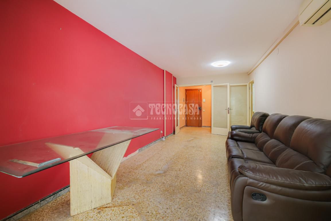 Sala d'estar de Pis en venda en L'Hospitalet de Llobregat