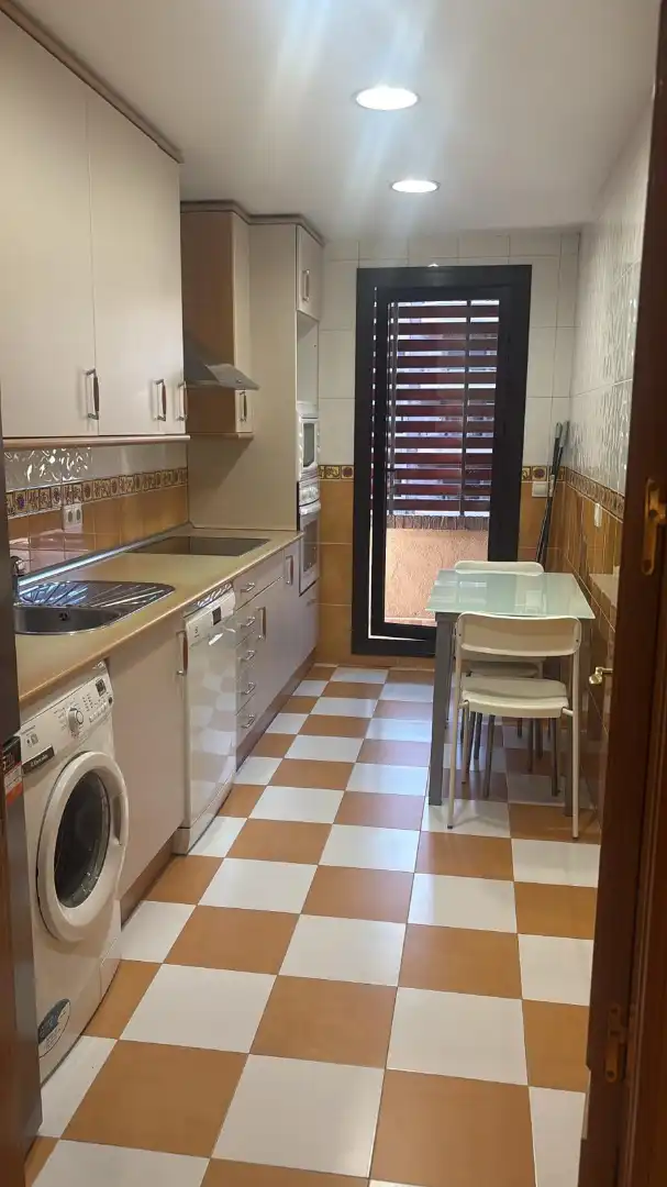 Cuina de Pis de lloguer en Alcalá de Henares amb Aire condicionat, Calefacció i Parquet