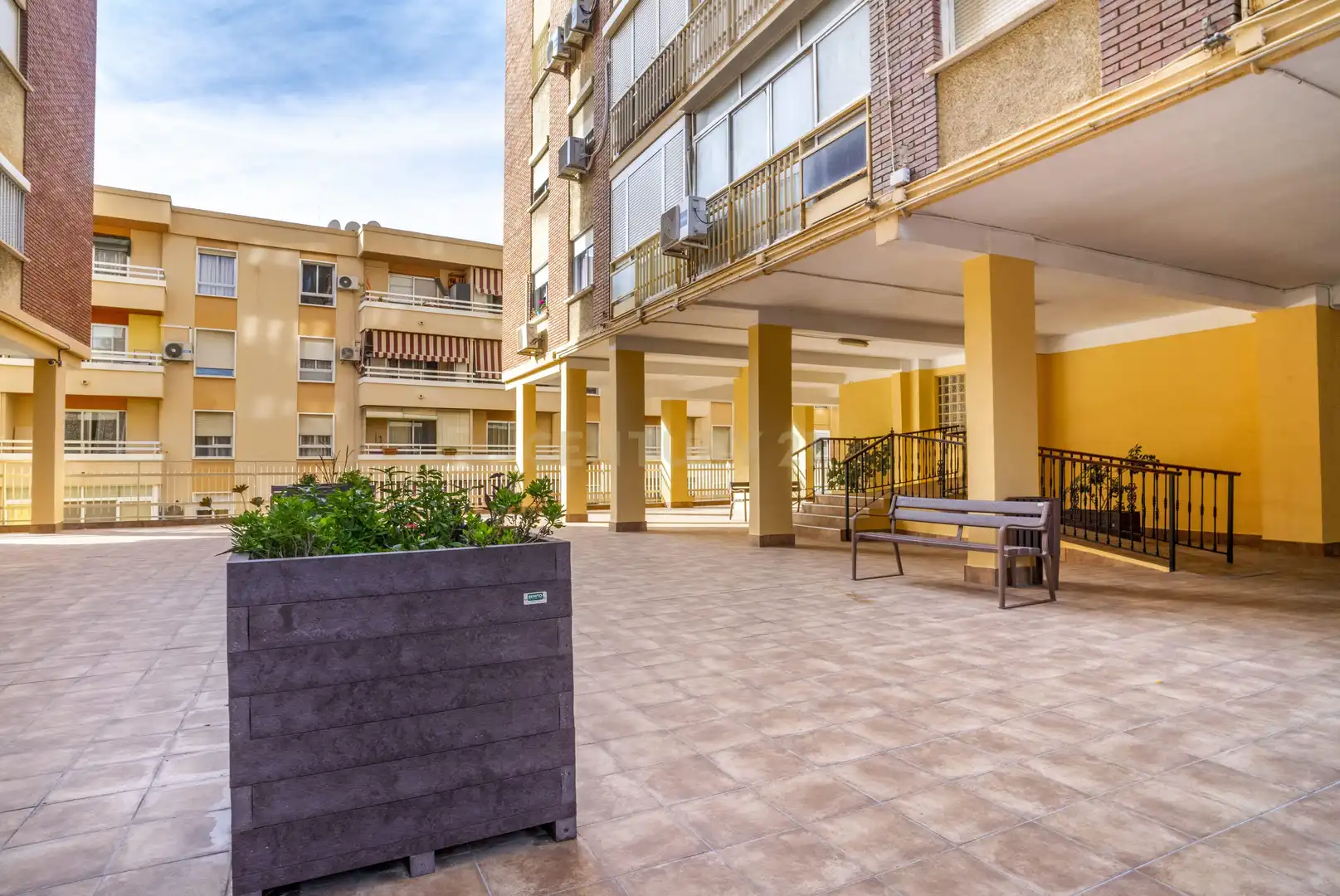 Pis amb terrassa en venda a CL RAFAELA 7 MALAGA (MÁLAGA) 1
